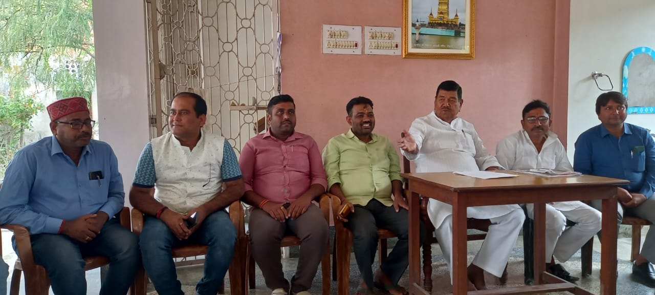 सांसद दिनेशचंद्र यादव सांसद दिनेशचंद्र यादव