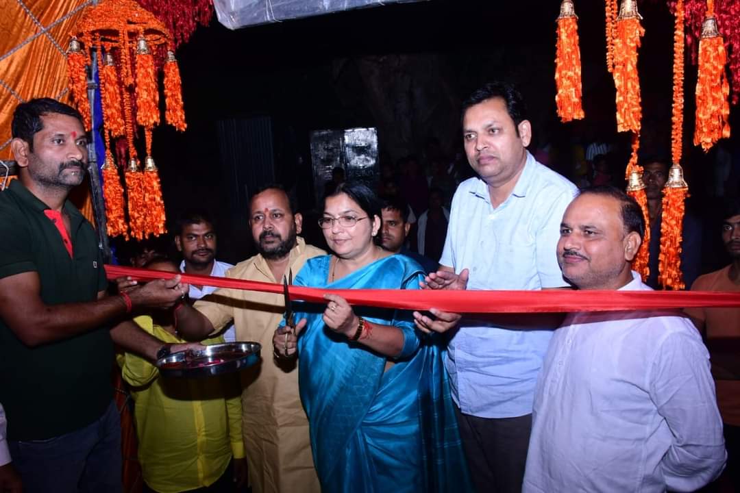 उच्च शिक्षा राज्यमंत्री रजनी तिवारी ने लोनी रामलीला मेला का किया उद्घाटन उच्च शिक्षा राज्यमंत्री रजनी तिवारी ने लोनी रामलीला मेला का किया उद्घाटन