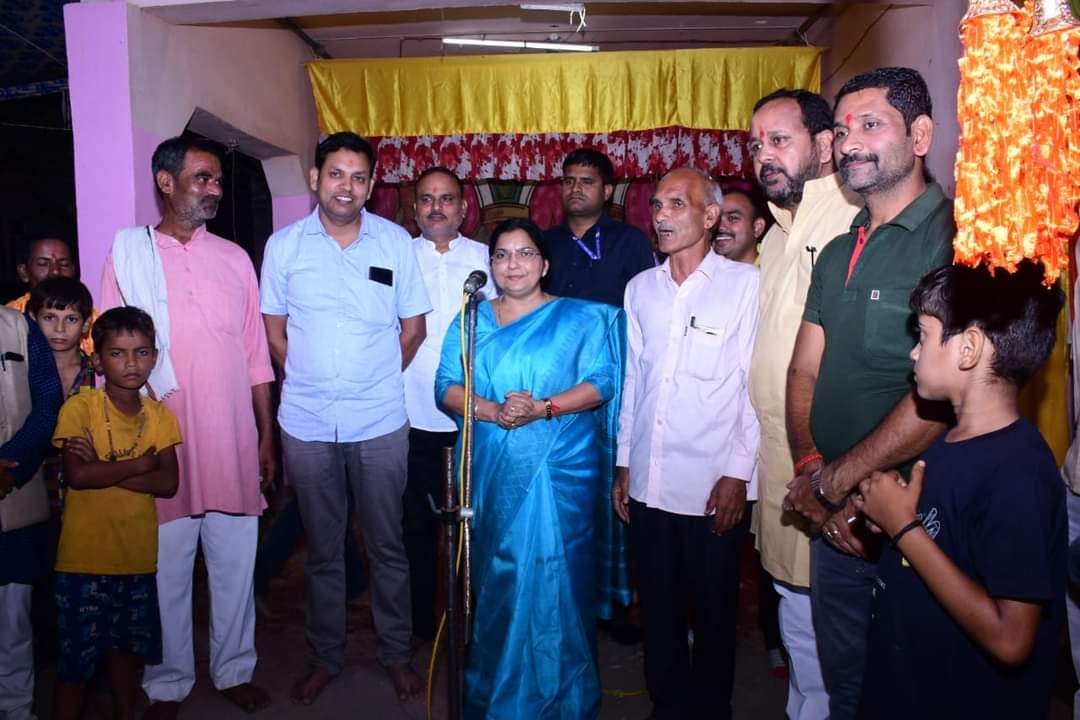 उच्च शिक्षा राज्यमंत्री रजनी तिवारी ने लोनी रामलीला मेला का किया उद्घाटन उच्च शिक्षा राज्यमंत्री रजनी तिवारी ने लोनी रामलीला मेला का किया उद्घाटन