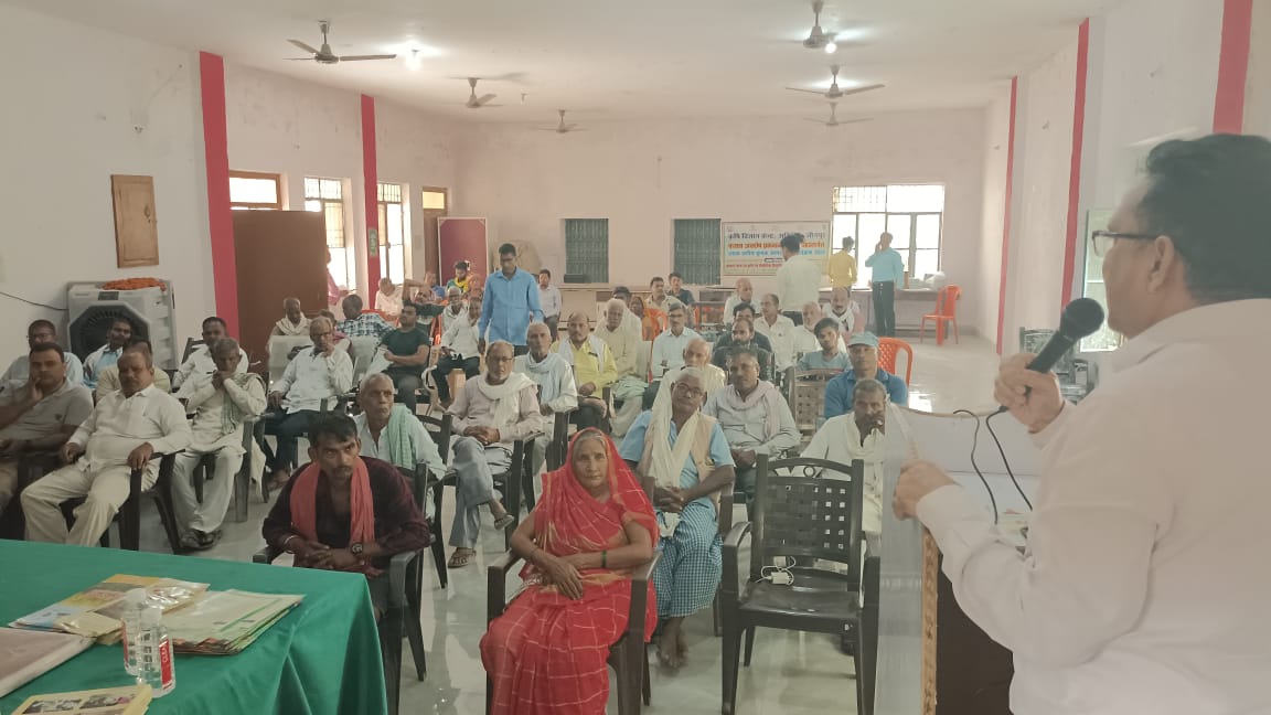 पराली जलाना दण्डनीय अपराध, लग सकता है 15 हजार तक जुर्माना: डा रमेश चंद्र पराली जलाना दण्डनीय अपराध, लग सकता है 15 हजार तक जुर्माना: डा रमेश चंद्र
