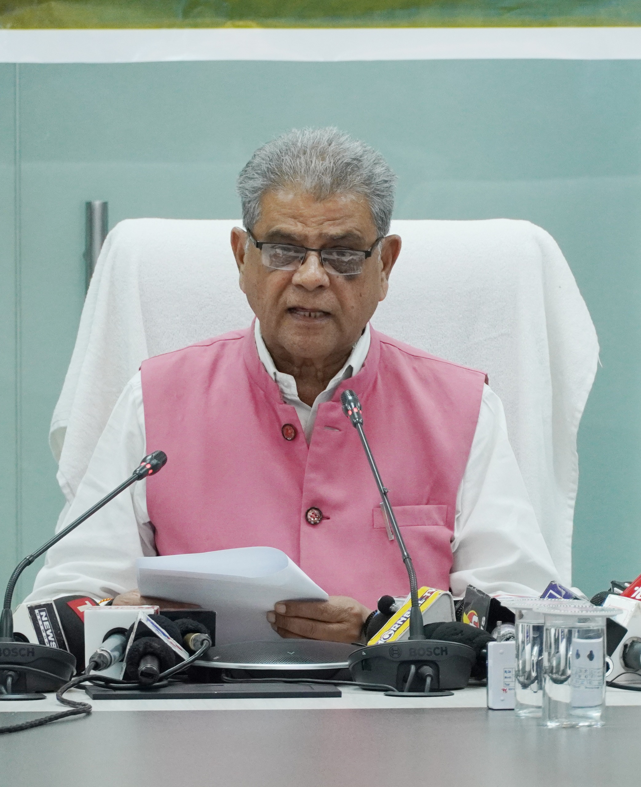 Dr Arun Saxena Dr Arun Saxena