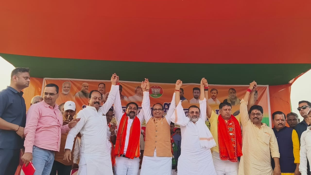 केन्द्रीय कृषि मंत्री और झारखंड चुनाव प्रभारी शिवराज सिंह चौहान केन्द्रीय कृषि मंत्री और झारखंड चुनाव प्रभारी शिवराज सिंह चौहान