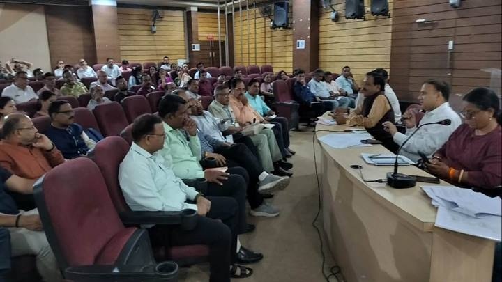 प्राचार्यों की बैठक प्राचार्यों की बैठक