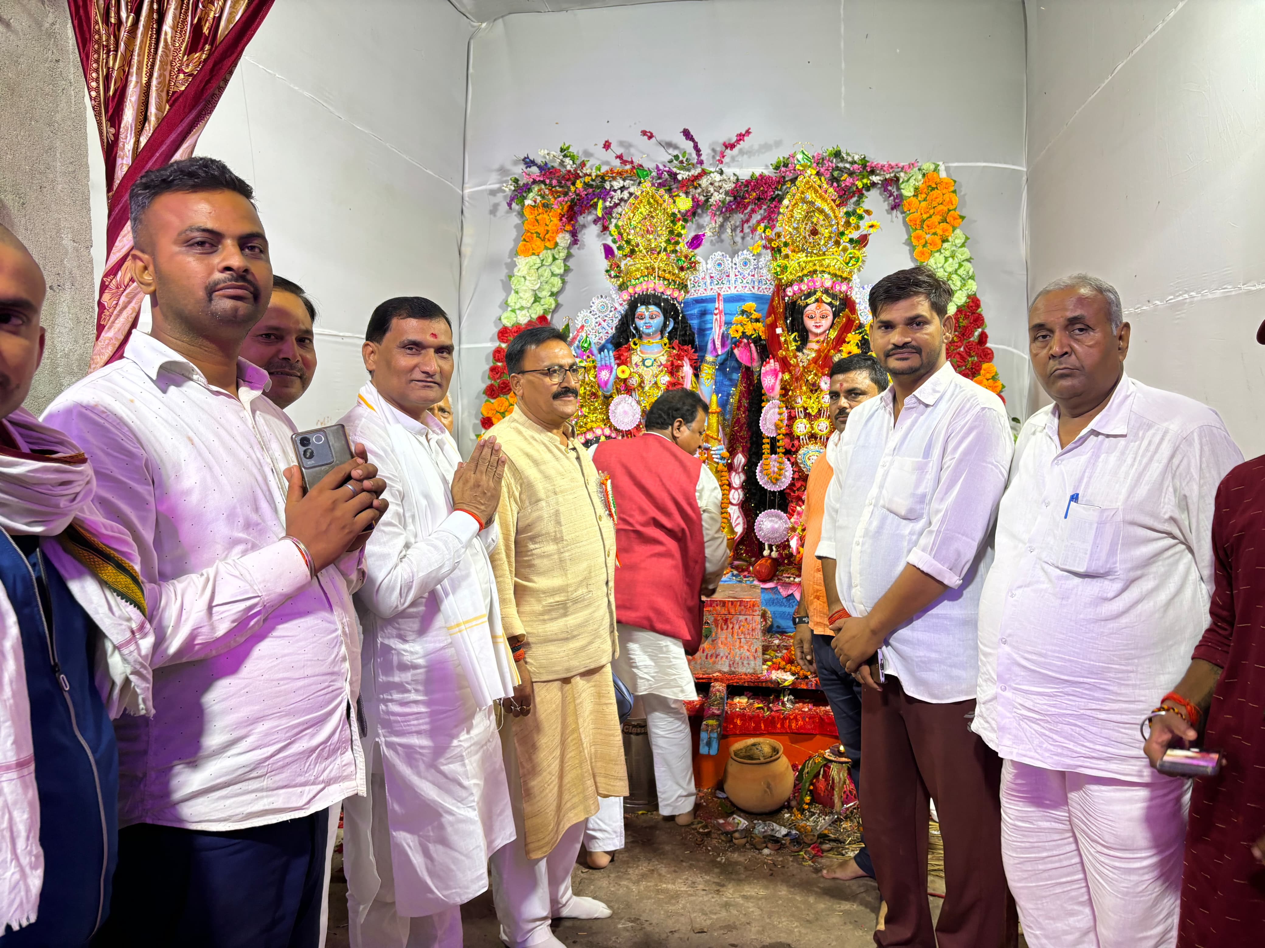 उद्घाटन करते शिक्षा विद उद्घाटन करते शिक्षा विद
