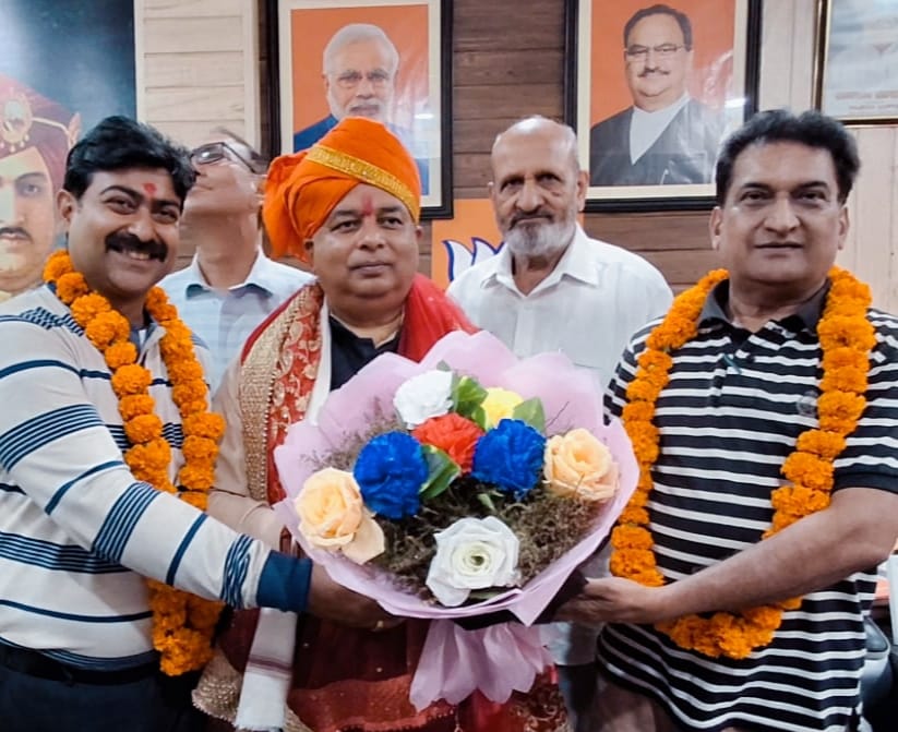 पार्टी नेताओं ने कहा सत शर्मा के नेतृत्व में जम्मू-कश्मीर भाजपा विकास के लिए तैयार पार्टी नेताओं ने कहा सत शर्मा के नेतृत्व में जम्मू-कश्मीर भाजपा विकास के लिए तैयार
