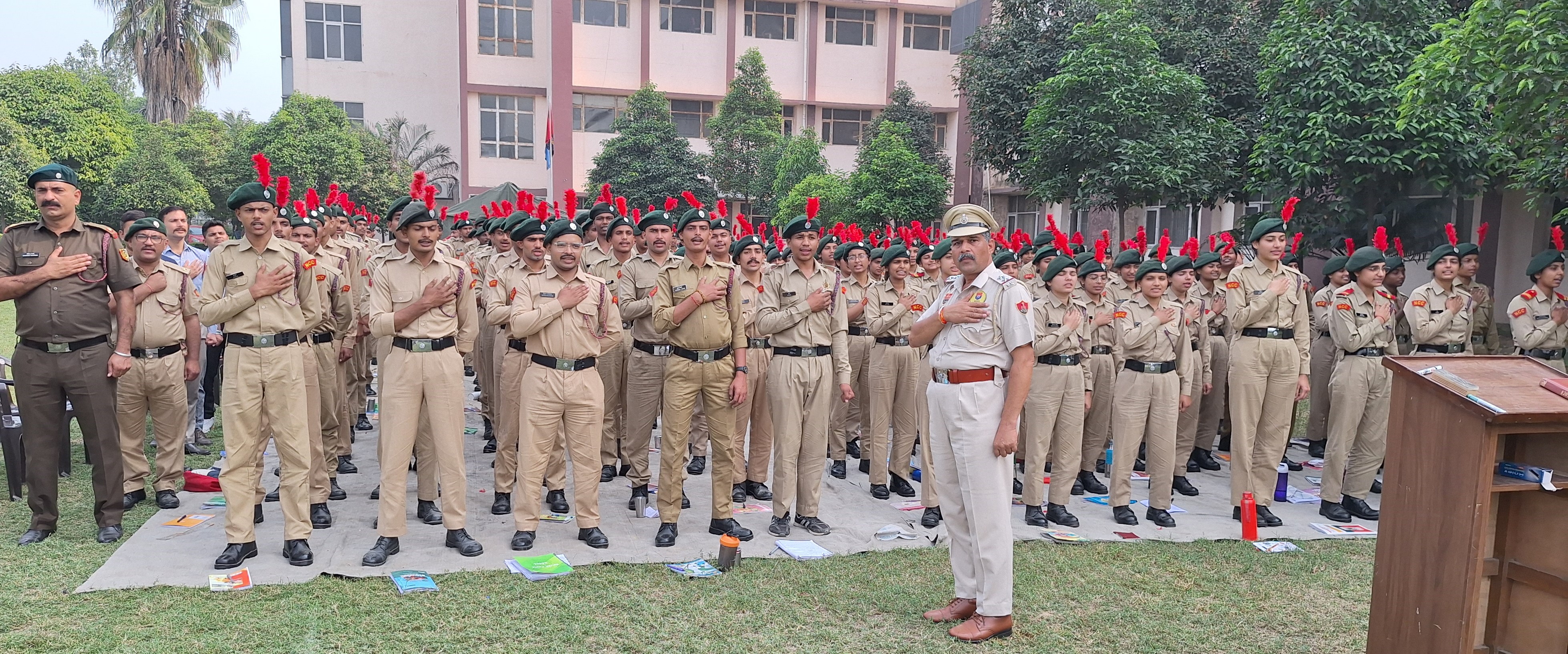 एनसीसी कैडेट्स कार्यक्रम में एनसीसी कैडेट्स कार्यक्रम में