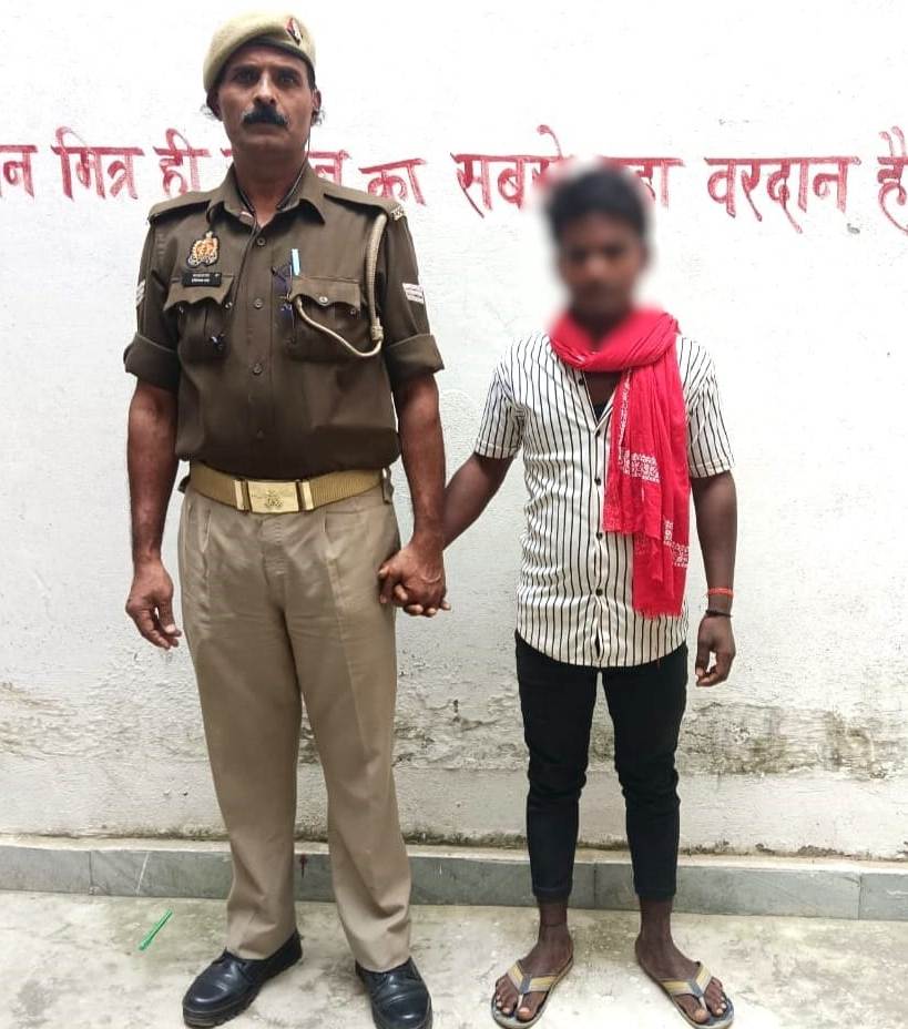 नाबालिग का अपहरण करने वाला दुष्कर्मी गिरफ्तार नाबालिग का अपहरण करने वाला दुष्कर्मी गिरफ्तार