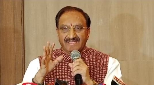 उत्तराखंड के पूर्व मुख्यमंत्री और साहित्यकार डॉ. रमेश पोखरियाल 'निशंक' उत्तराखंड के पूर्व मुख्यमंत्री और साहित्यकार डॉ. रमेश पोखरियाल 'निशंक'