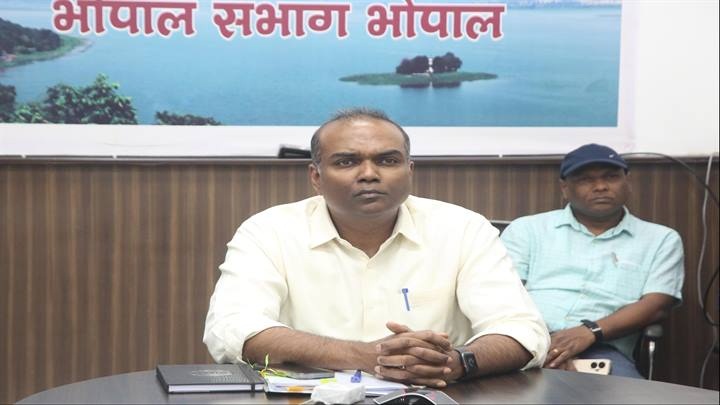 आयुक्त कार्यालय में वीसी बैठक आयुक्त कार्यालय में वीसी बैठक