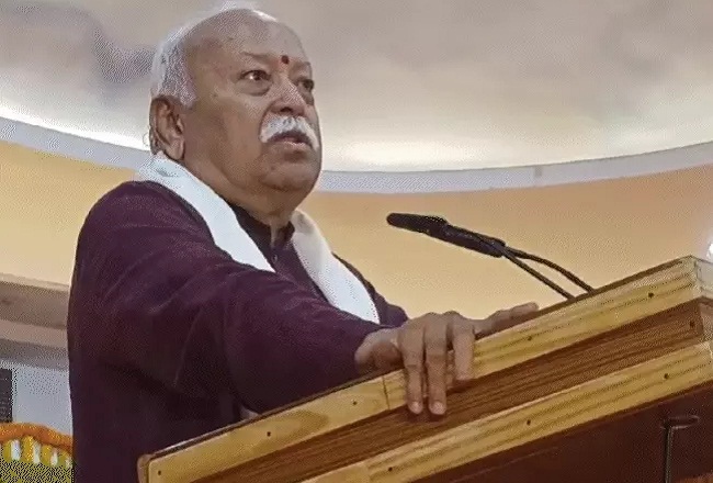 पंडित रामकिंकर उपाध्याय जन्म शताब्दी समारोह को संबोधित करते हुए सरसंघचालक डॉ. मोहन भागवत पंडित रामकिंकर उपाध्याय जन्म शताब्दी समारोह को संबोधित करते हुए सरसंघचालक डॉ. मोहन भागवत