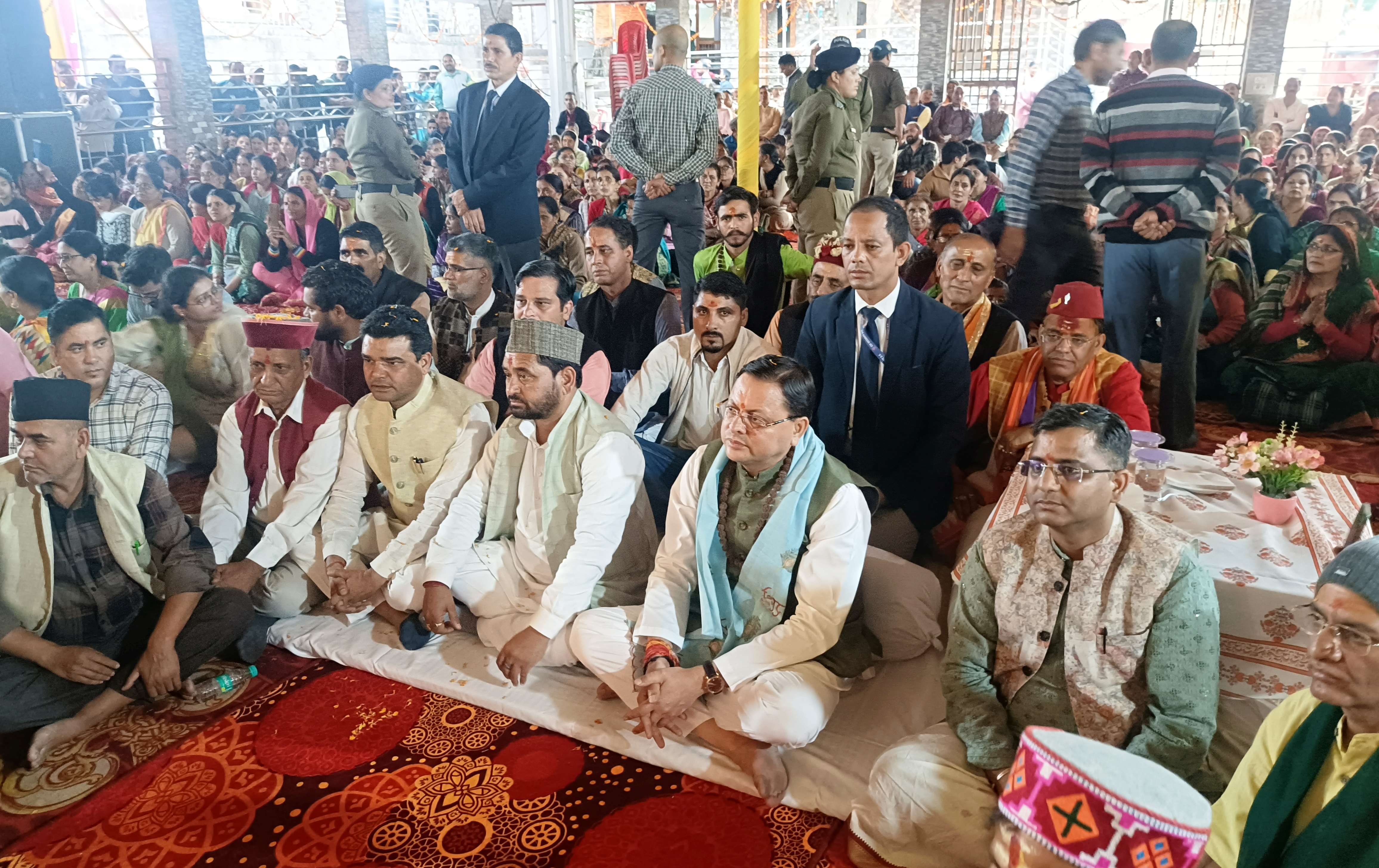 बाबा काशी विश्वनाथ व शक्ति मंदिर परिसर में चल रहे श्रीमद्भागवत कथा में शामिल मुख्यमंत्री पुष्कर सिंह धामी। बाबा काशी विश्वनाथ व शक्ति मंदिर परिसर में चल रहे श्रीमद्भागवत कथा में शामिल मुख्यमंत्री पुष्कर सिंह धामी।
