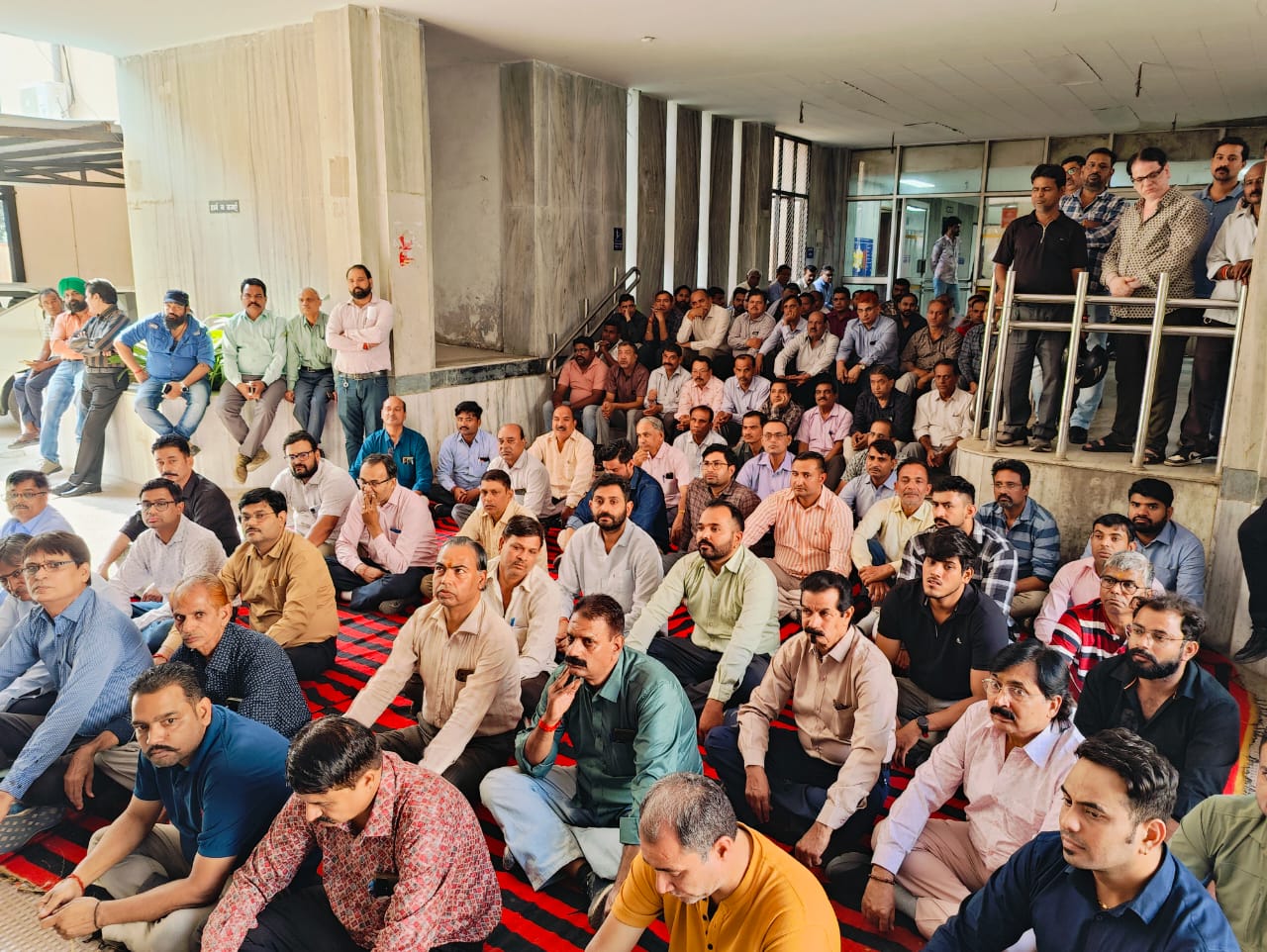 आवासन बोर्ड बचाने के लिए राजस्थान आवासन बोर्ड कर्मचारी संघ आंदोलन की राह पर आवासन बोर्ड बचाने के लिए राजस्थान आवासन बोर्ड कर्मचारी संघ आंदोलन की राह पर