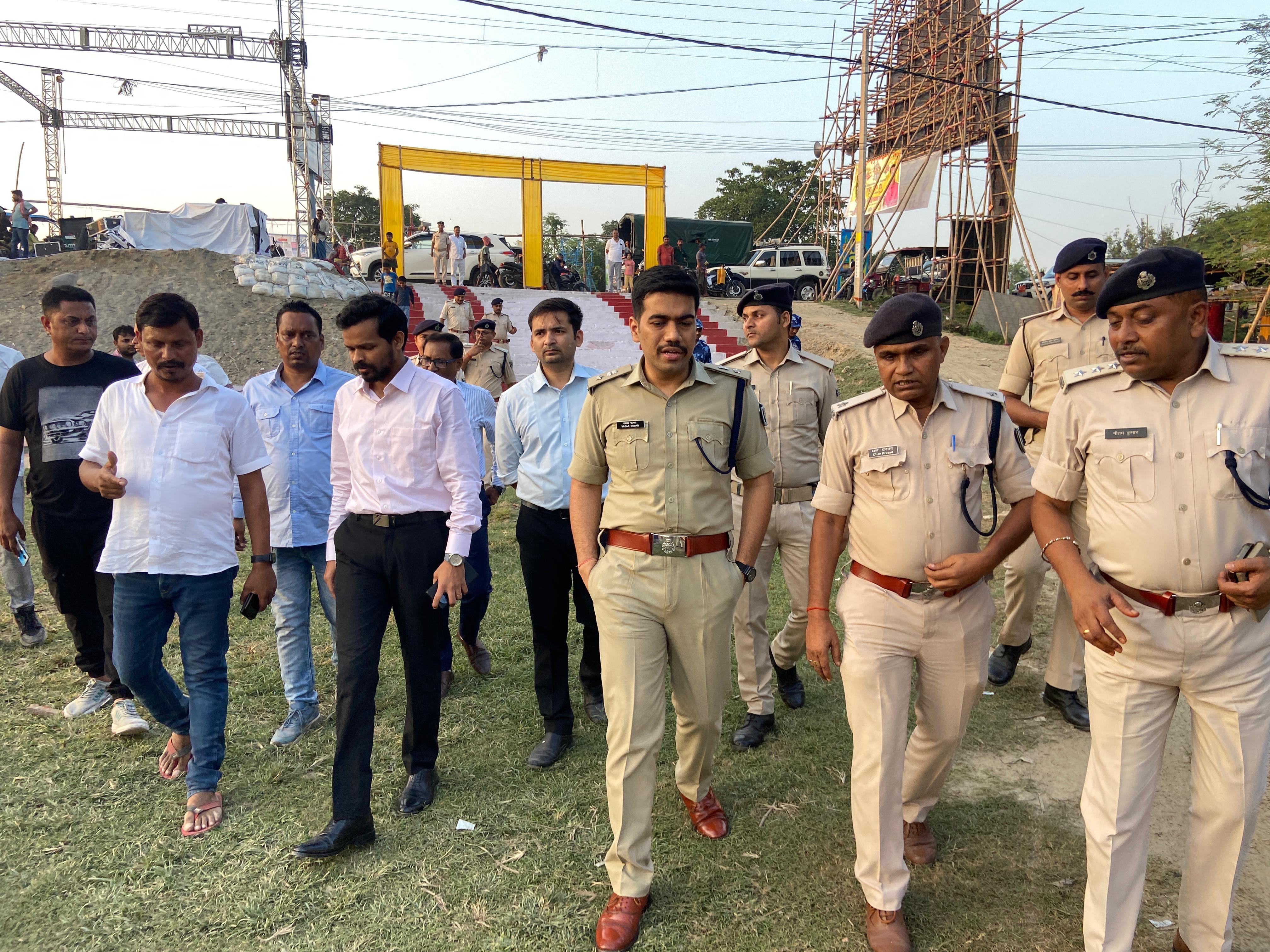 जिलाधिकारी और पुलिस अधीक्षक ने छठ घाटों में व्यवस्था का लिया जायजा जिलाधिकारी और पुलिस अधीक्षक ने छठ घाटों में व्यवस्था का लिया जायजा