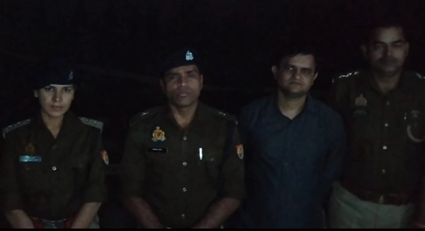 मौके पर मौजूद पुलिस टीम मौके पर मौजूद पुलिस टीम