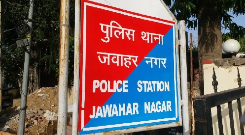 एप्पल शोरूम से दो करोड़ रुपए के एप्पल के फोन सहित अन्य गैजेट्स ले गए चोर एप्पल शोरूम से दो करोड़ रुपए के एप्पल के फोन सहित अन्य गैजेट्स ले गए चोर