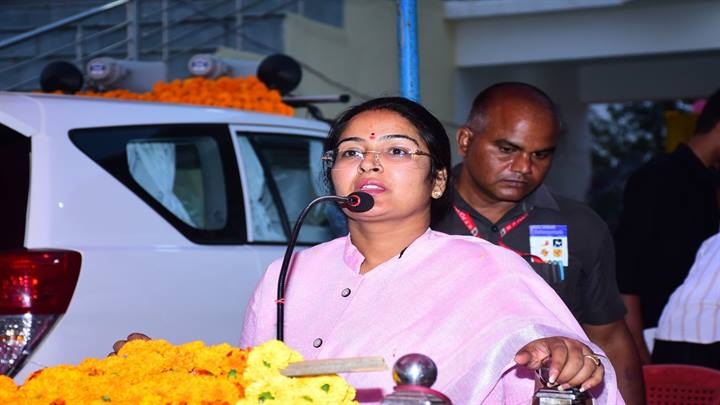 राज्यमंत्री ने किया स्टेडियम का लोकार्पण राज्यमंत्री ने किया स्टेडियम का लोकार्पण