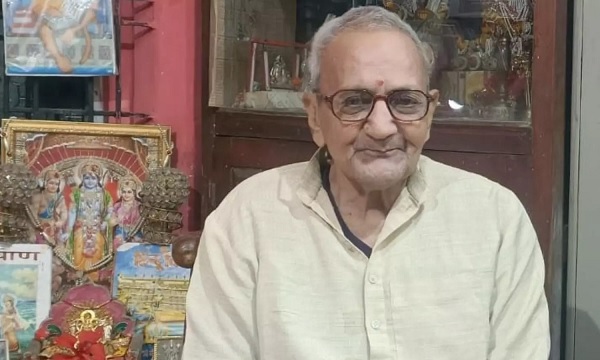 स्व. गोपाल व्यास (फाइल फोटो) स्व. गोपाल व्यास (फाइल फोटो)