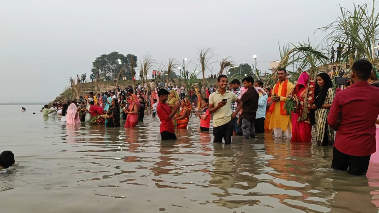 घाटों पर सुरक्षा व्यवस्था चाक चौबंद* घाटों पर सुरक्षा व्यवस्था चाक चौबंद*