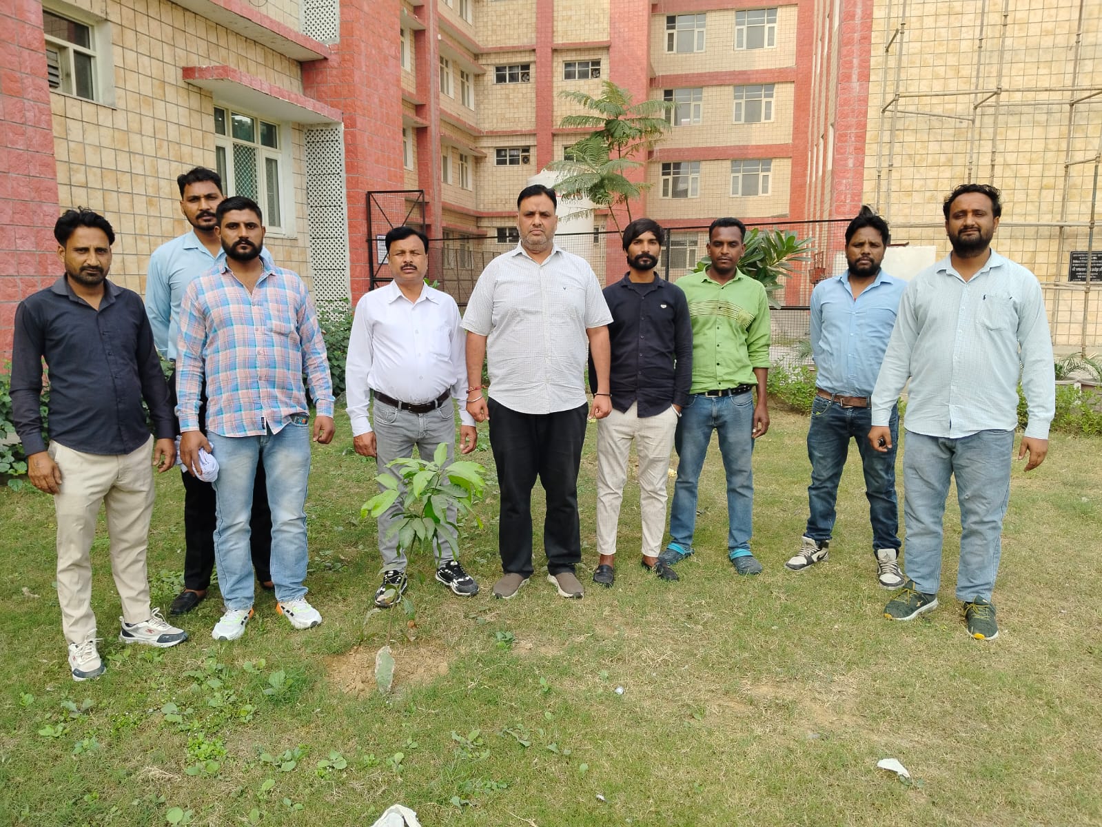 कच्चे स्वास्थ्य कर्मियों को लेकर कच्चे स्वास्थ्य कर्मियों को लेकर
