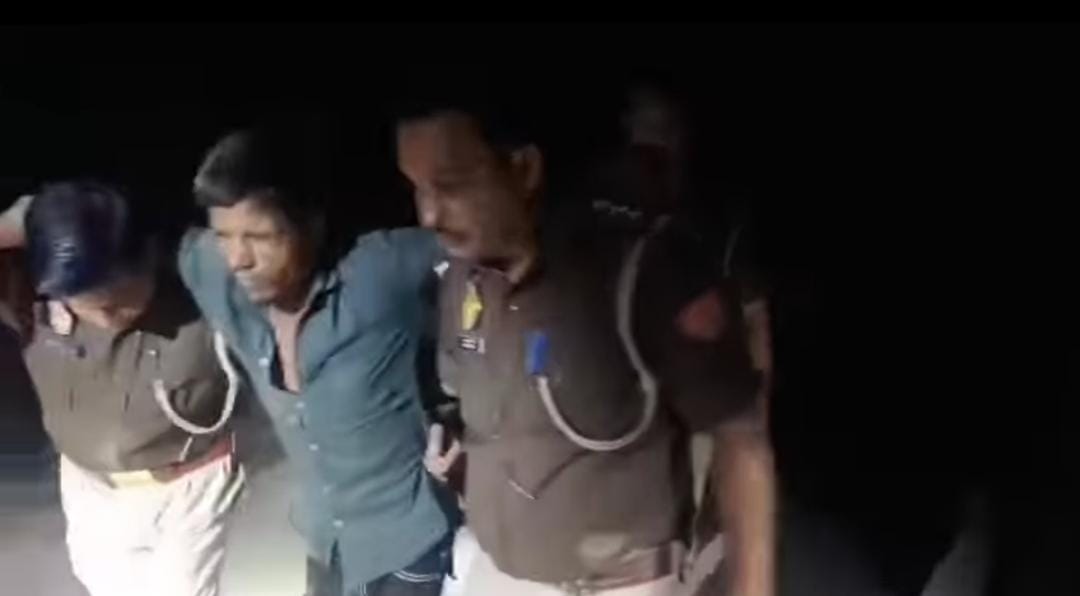 चार साल की मासूम से दुष्कर्म करने वाला पुलिस मुठभेड़ में गिरफ्तार चार साल की मासूम से दुष्कर्म करने वाला पुलिस मुठभेड़ में गिरफ्तार