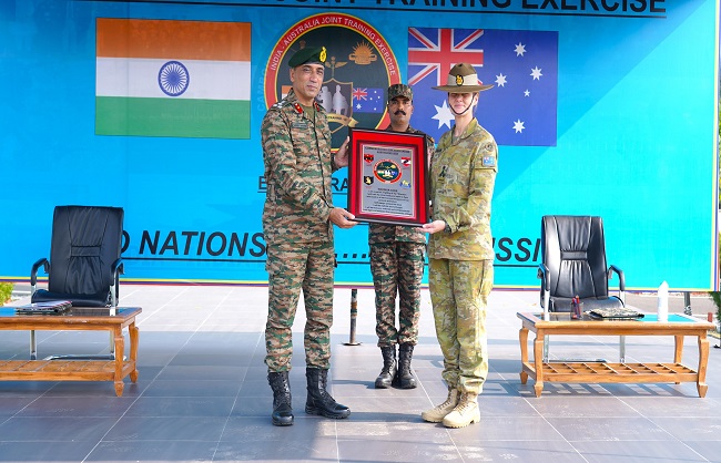 महाराष्ट्र में शुरू हुआ भारत-ऑस्ट्रेलिया संयुक्त सैन्य अभ्यास 'ऑस्ट्राहिंड' महाराष्ट्र में शुरू हुआ भारत-ऑस्ट्रेलिया संयुक्त सैन्य अभ्यास 'ऑस्ट्राहिंड'