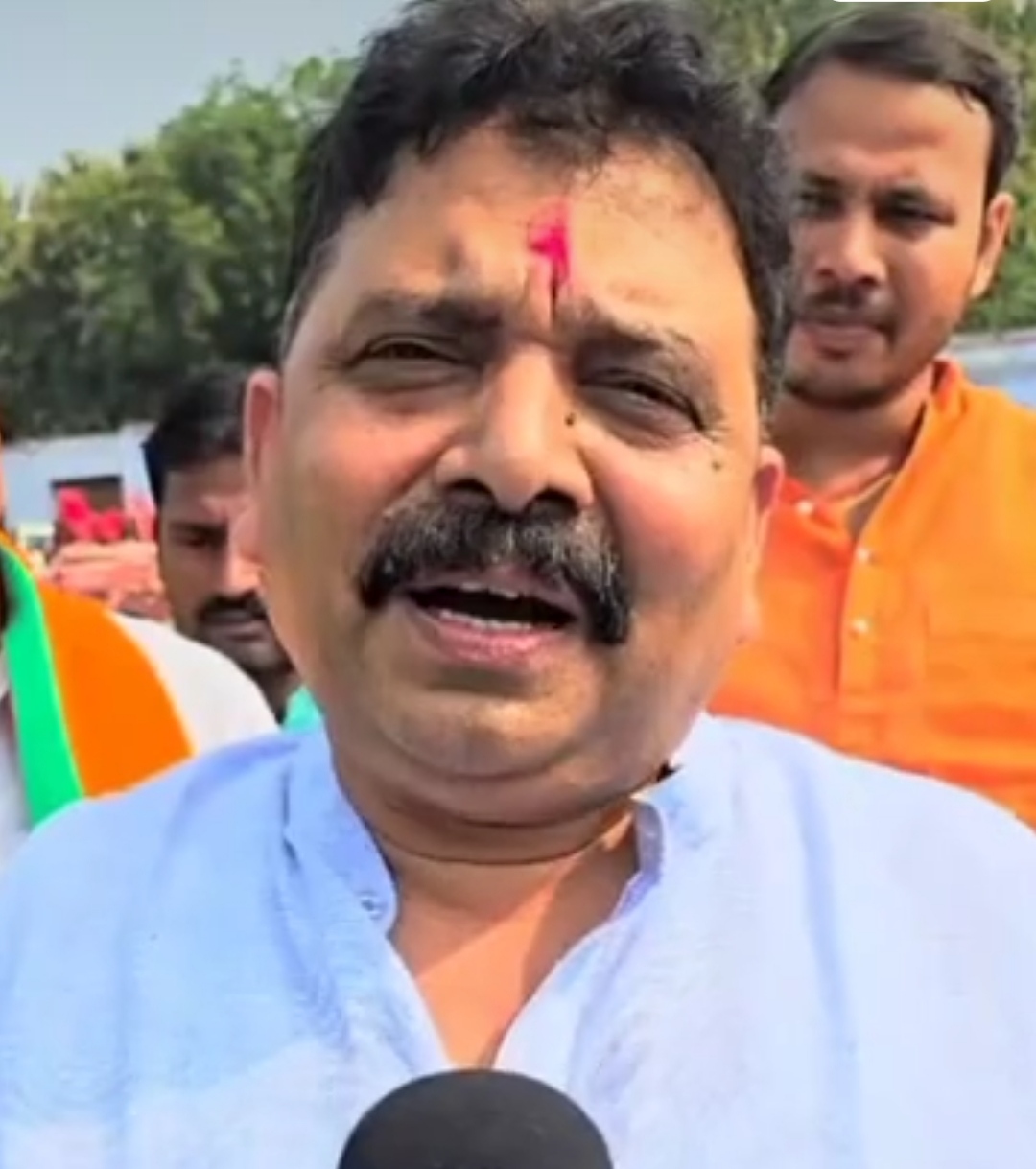 प्रदेश सरकार के स्टांप, न्याय, शुल्क और पंजीयन मंत्री रविंद्र जायसवाल प्रदेश सरकार के स्टांप, न्याय, शुल्क और पंजीयन मंत्री रविंद्र जायसवाल