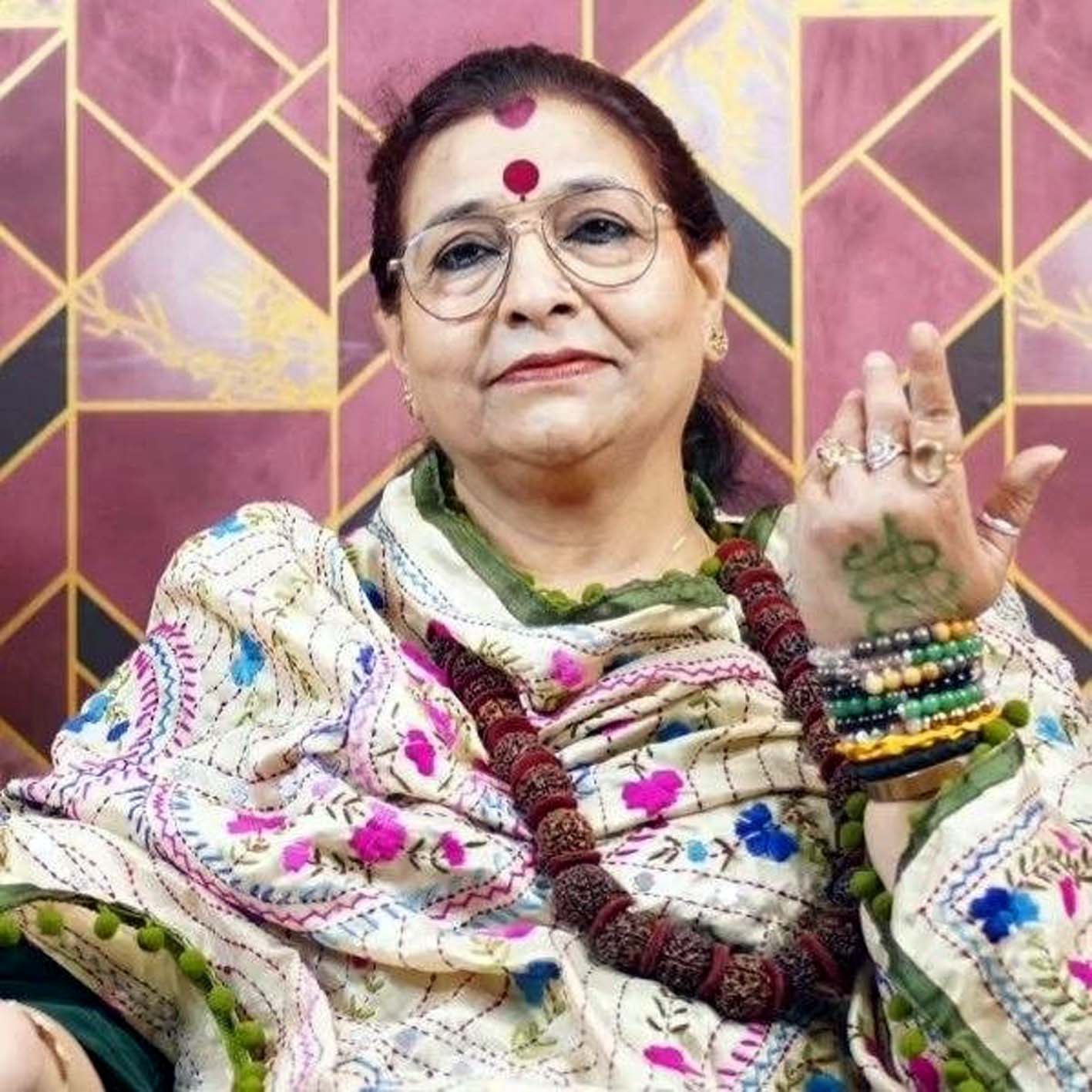 सद्गुरु मां उषा। सद्गुरु मां उषा।