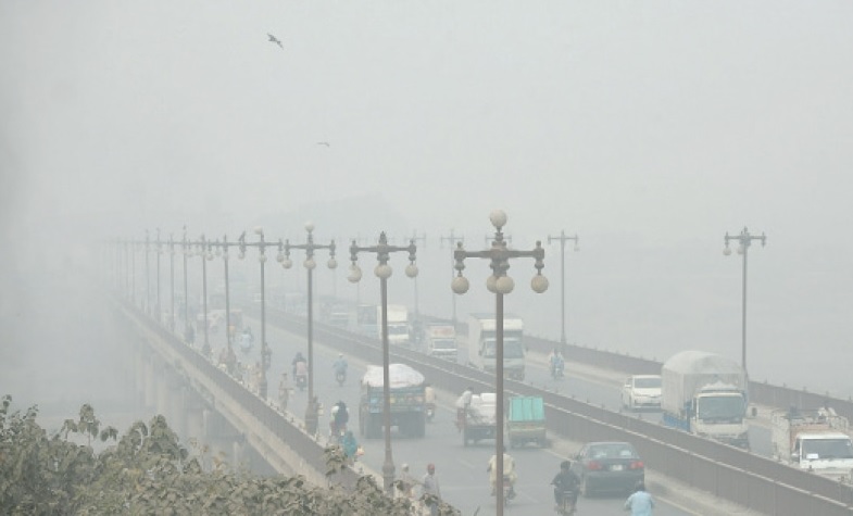 लाहौर का यह हाल है। लाहौर पाकिस्तान के पंजाब प्रांत की राजधानी है। लाहौर का यह हाल है। लाहौर पाकिस्तान के पंजाब प्रांत की राजधानी है।