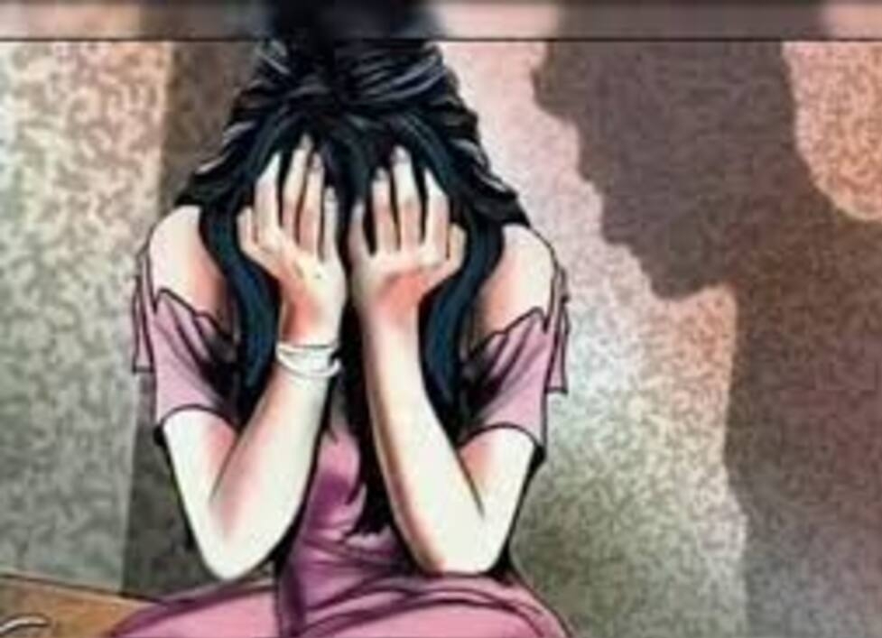 रिश्तेदार भाई पर शादी का झांसा देकर दुष्कर्म का आरोप, चार पर रिपोर्ट दर्ज रिश्तेदार भाई पर शादी का झांसा देकर दुष्कर्म का आरोप, चार पर रिपोर्ट दर्ज