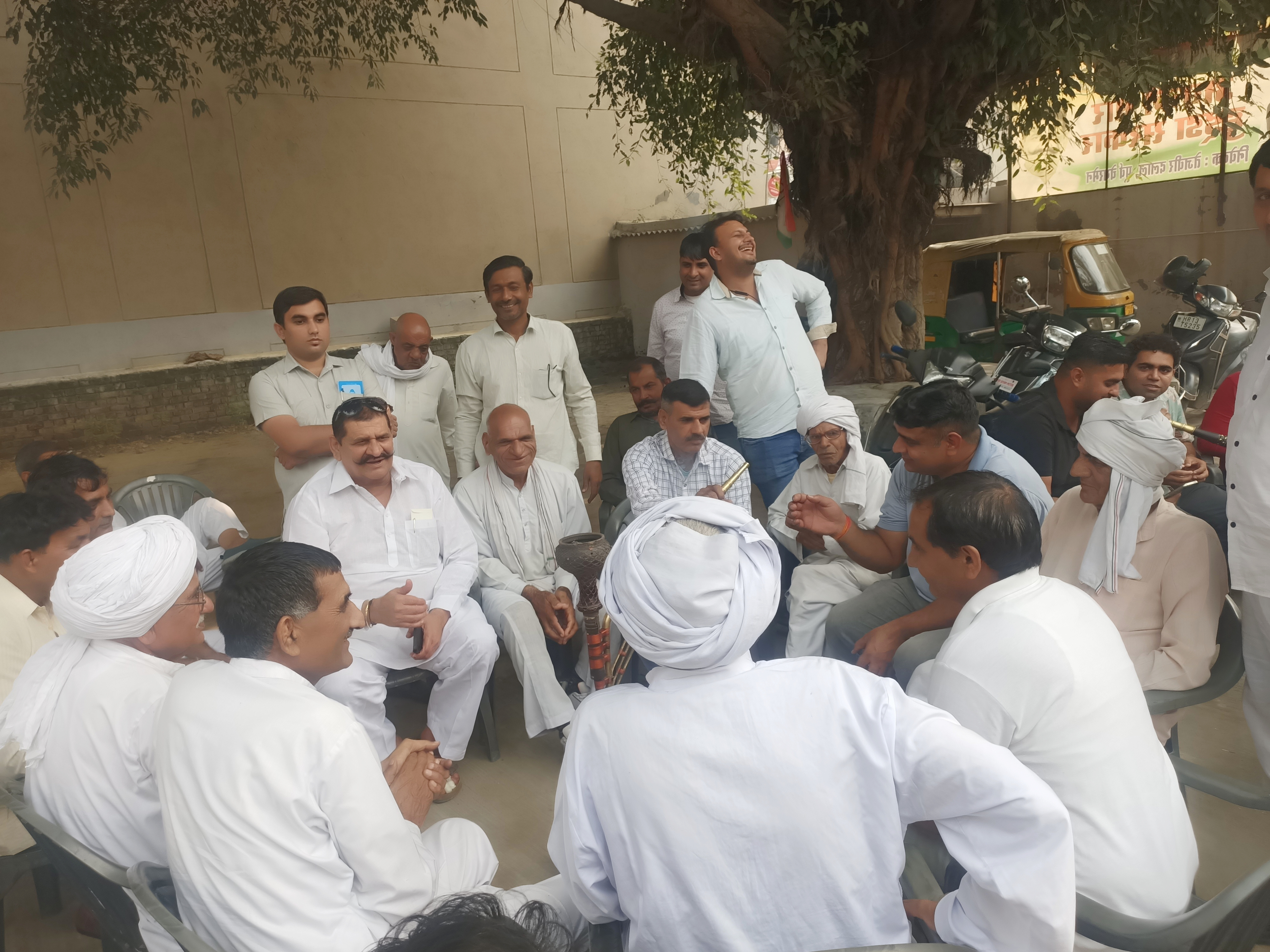 बहादुरगढ़ स्थित अपने कार्यालय में कांग्रेस कार्यकर्ताओं से बातचीत करते पूर्व विधायक राजेंद्र जून। बहादुरगढ़ स्थित अपने कार्यालय में कांग्रेस कार्यकर्ताओं से बातचीत करते पूर्व विधायक राजेंद्र जून।