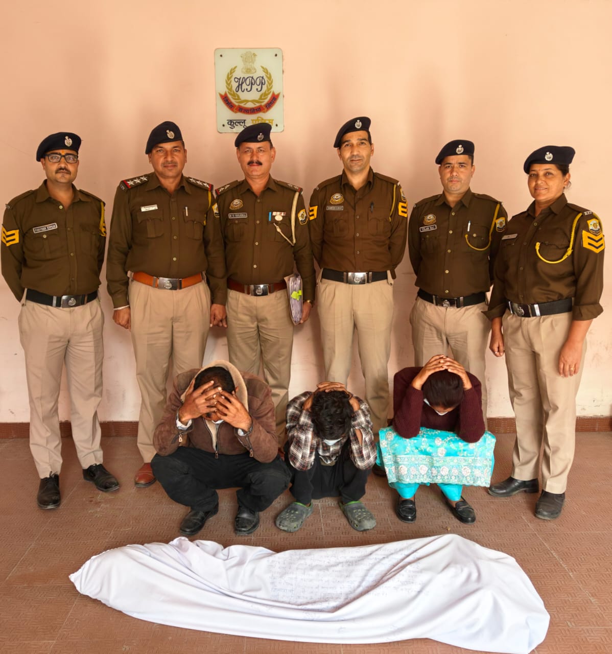 बंदूक चौरी मामले में बंदूक चौरी मामले में