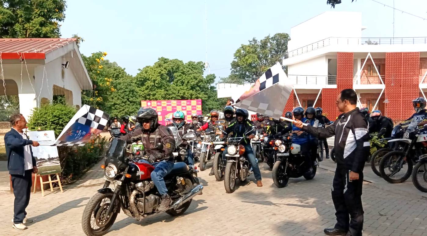 झंडी दिखाकर बाइक रैली काे रवाना करते डीआईजी उत्तराखंड होमगार्ड्स अमिताभ श्रीवास्तव एवं लीची बाग के संस्थापक प्रवीण शर्मा। झंडी दिखाकर बाइक रैली काे रवाना करते डीआईजी उत्तराखंड होमगार्ड्स अमिताभ श्रीवास्तव एवं लीची बाग के संस्थापक प्रवीण शर्मा।
