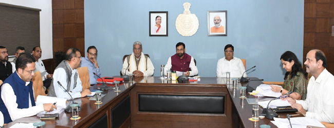 हरियाणा के मुख्यमंत्री नायब सैनी हाउसिंग फाॅर ऑल विभाग की बैठक लेते हुए हरियाणा के मुख्यमंत्री नायब सैनी हाउसिंग फाॅर ऑल विभाग की बैठक लेते हुए