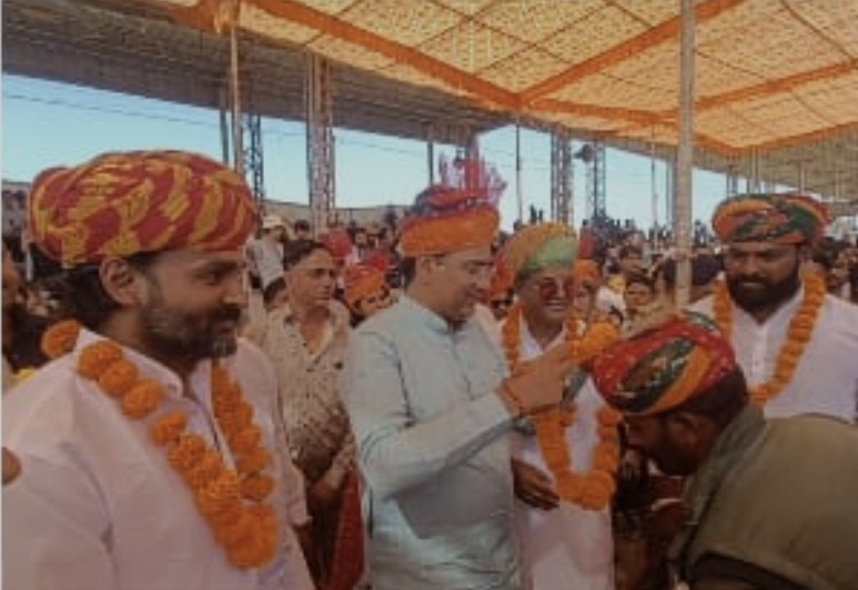 नगाड़ा वादन और झंडारोहण के साथ अंतराष्ट्रीय पुष्कर मेले का हुआ शुभारंभ नगाड़ा वादन और झंडारोहण के साथ अंतराष्ट्रीय पुष्कर मेले का हुआ शुभारंभ