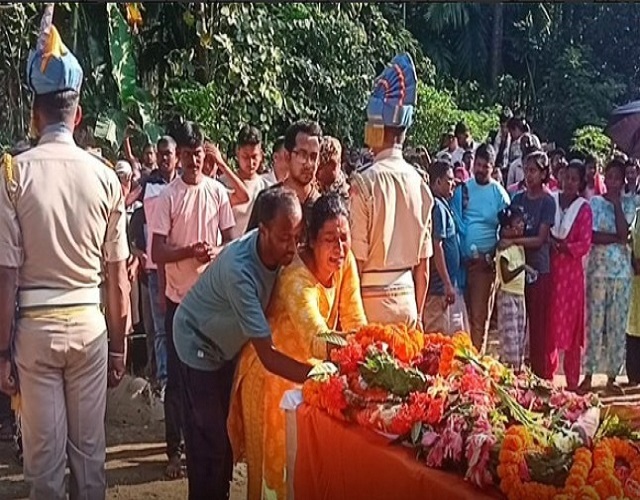 सीआरपीएफ जवान विनोद मिंज सीआरपीएफ जवान विनोद मिंज