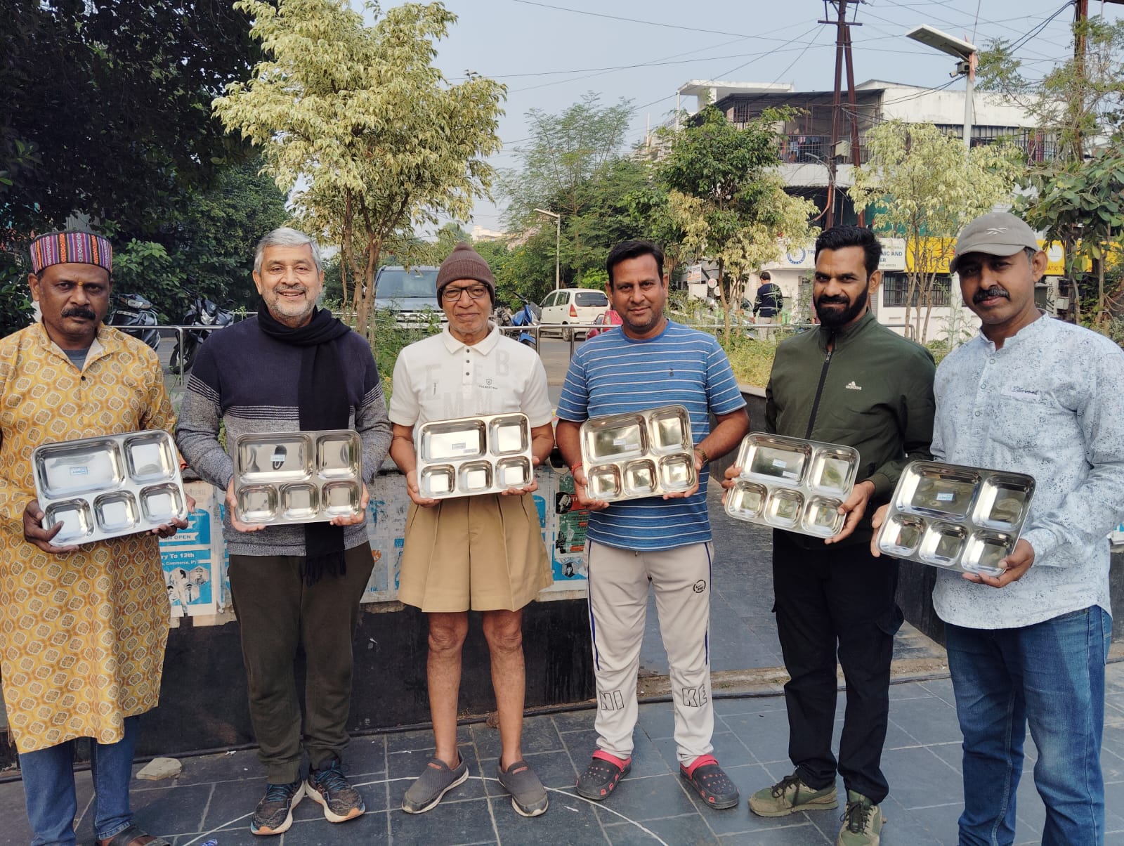 प्रयागराज में महाकुंभ को प्लास्टिक प्रदूषण से बचाने की जा रही थाली संग्रह प्रयागराज में महाकुंभ को प्लास्टिक प्रदूषण से बचाने की जा रही थाली संग्रह