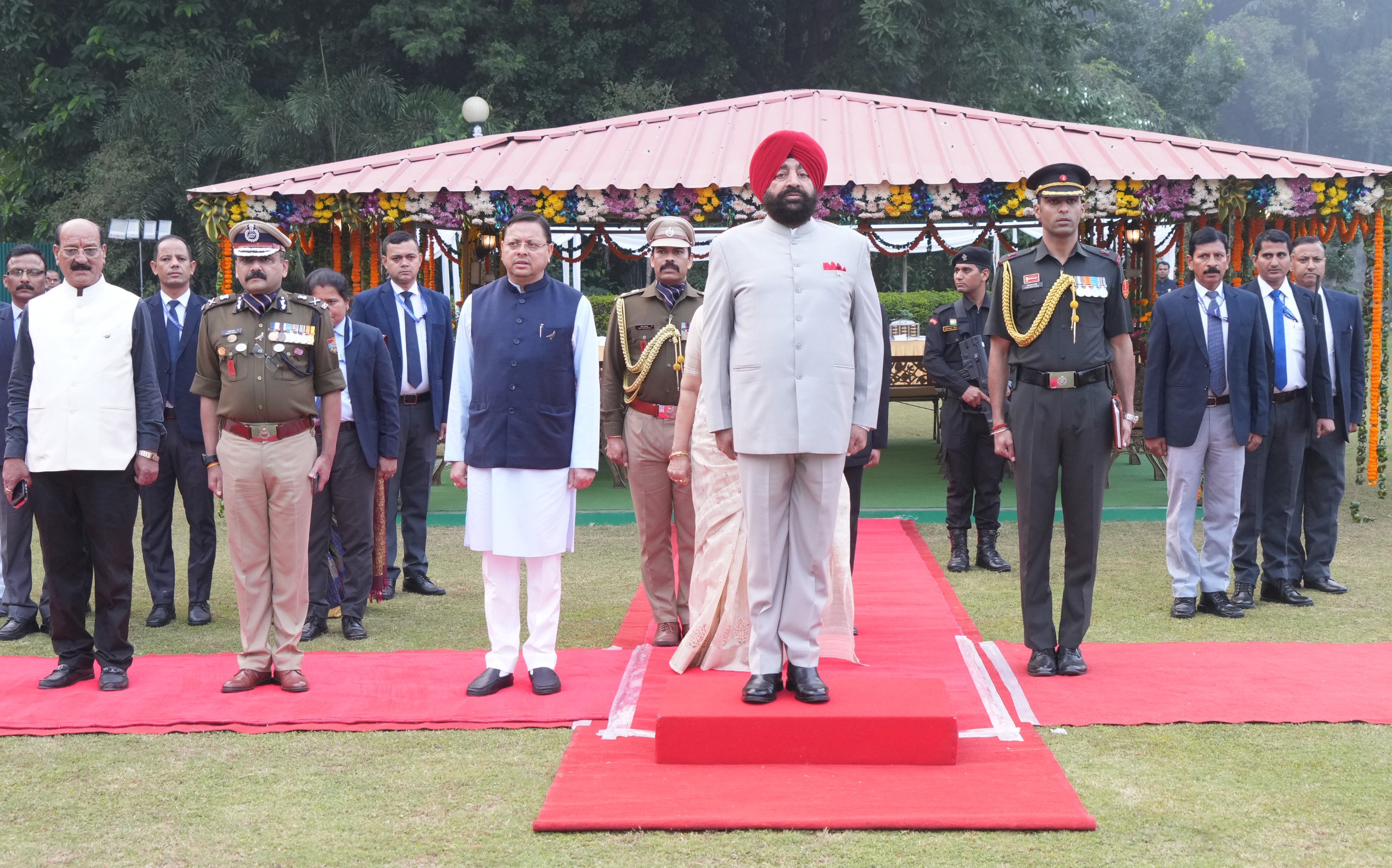 राजभवन में आयोजित कार्यक्रम में राज्यपाल और मुख्यमंत्री। राजभवन में आयोजित कार्यक्रम में राज्यपाल और मुख्यमंत्री।