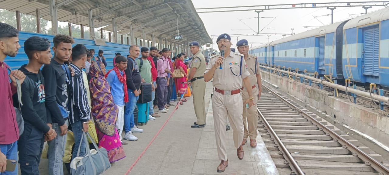 वाराणसी मंडल के स्टेशन का दृष्य वाराणसी मंडल के स्टेशन का दृष्य
