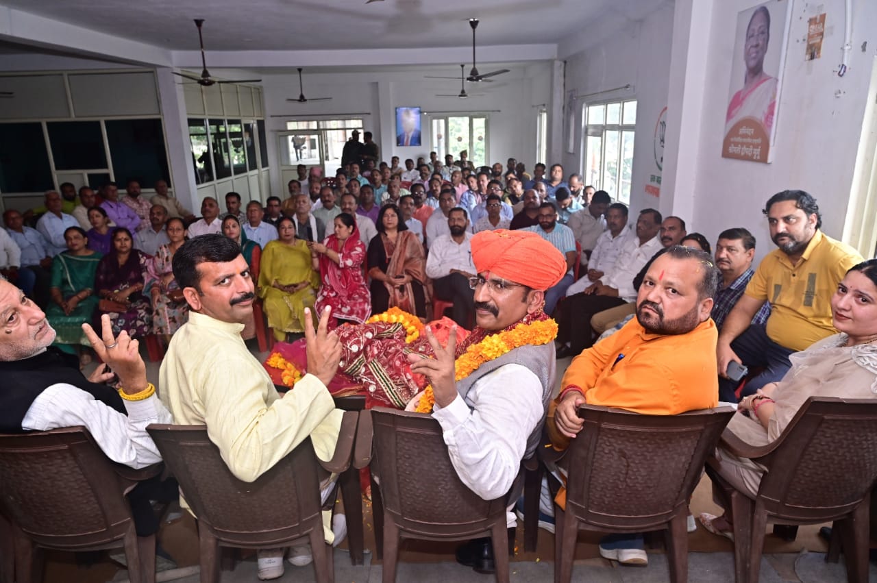 जम्मू-कश्मीर में शांति को अस्थिर करने के नेकां के प्रयासों को बर्दाश्त नहीं किया जाएगा: मोहन लाल जम्मू-कश्मीर में शांति को अस्थिर करने के नेकां के प्रयासों को बर्दाश्त नहीं किया जाएगा: मोहन लाल