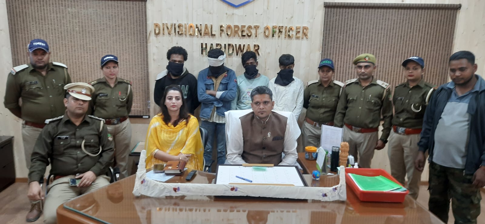 वन विभाग की प्रेस कॉन्फ्रेंस वन विभाग की प्रेस कॉन्फ्रेंस