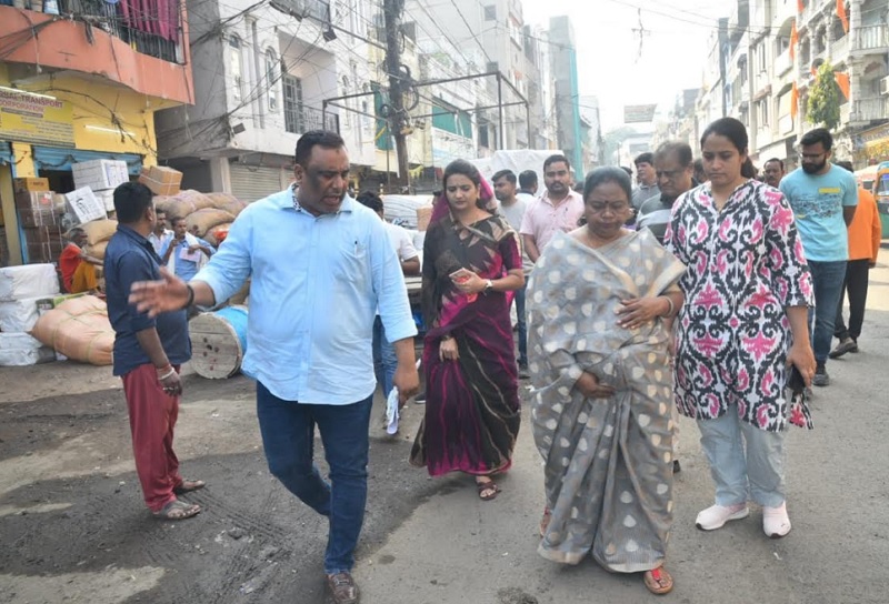 महापौर मालती राय ने सफाई व्यवस्था का किया औचक निरीक्षण महापौर मालती राय ने सफाई व्यवस्था का किया औचक निरीक्षण