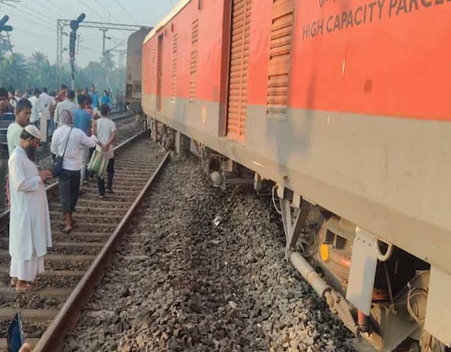 सिकंदराबाद-शालीमार सुपरफास्ट एक्सप्रेस ट्रेन दुर्घटना
