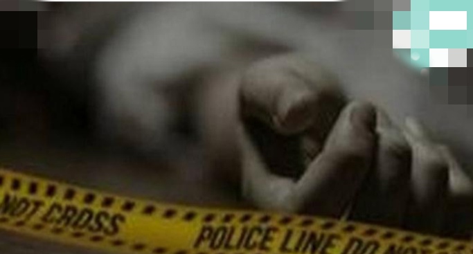 गुवाहाटी में निर्माणाधीन इमारत से गिरने से मजदूर की मौत की तस्वीर। गुवाहाटी में निर्माणाधीन इमारत से गिरने से मजदूर की मौत की तस्वीर।