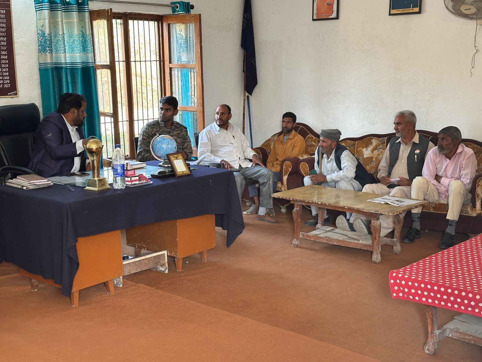 समुदाय को मजबूत करने के लिए आवाम बैठक का आयोजन किया समुदाय को मजबूत करने के लिए आवाम बैठक का आयोजन किया