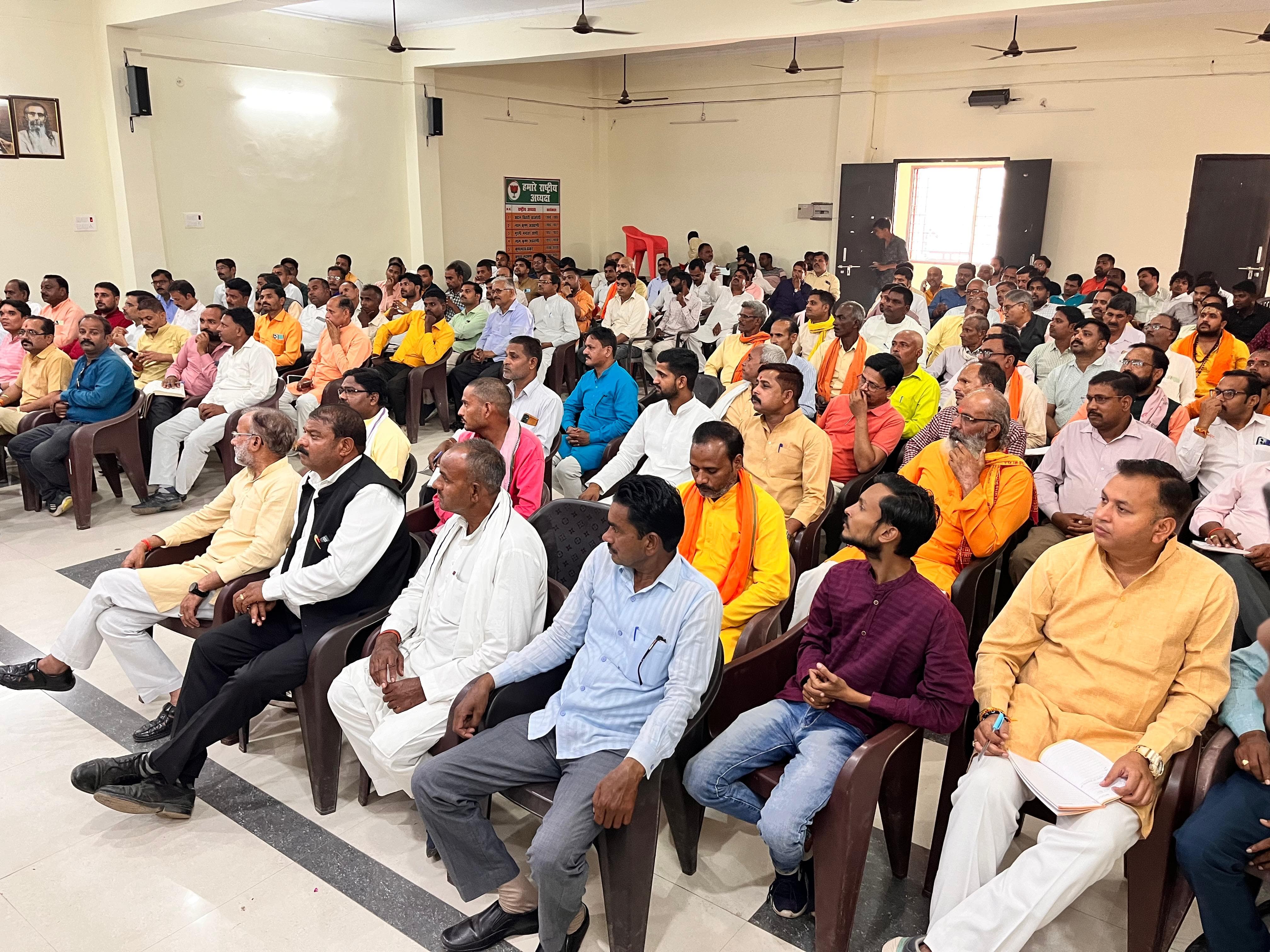 भाजपा लोकतांत्रिक पार्टी संगठन का चुनाव भी लोकतांत्रिक तरीके से कराती हैं- श्रीराम चौहान भाजपा लोकतांत्रिक पार्टी संगठन का चुनाव भी लोकतांत्रिक तरीके से कराती हैं- श्रीराम चौहान