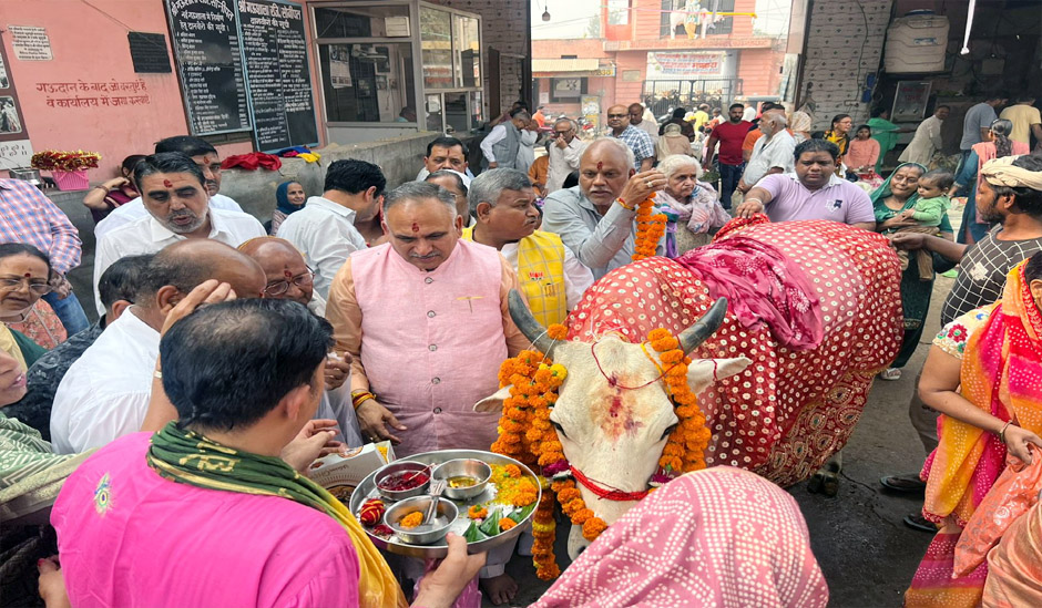 9 Snp-2 सोनीपत: भाजपा अल्पसंख्यक मोर्चा के प्रदेश प्रभारी राजीव जैन गोपाष्टमी का पर्व पर संदेश देते हुए। 9 Snp-2 सोनीपत: भाजपा अल्पसंख्यक मोर्चा के प्रदेश प्रभारी राजीव जैन गोपाष्टमी का पर्व पर संदेश देते हुए।