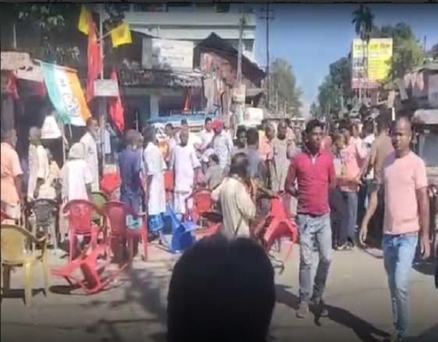 वाम की सभा में तृणमूल का हमला वाम की सभा में तृणमूल का हमला