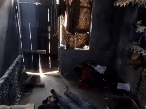 पुलिस ने शवों को उतारकर कामां के सरकारी अस्पताल में पोस्टमॉर्टम के लिए भिजवाया। पुलिस ने शवों को उतारकर कामां के सरकारी अस्पताल में पोस्टमॉर्टम के लिए भिजवाया।