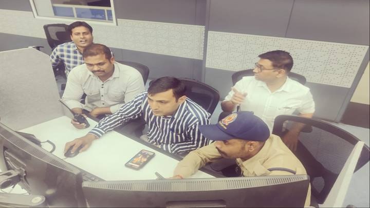 इंदौर में ट्रैफ़िक नियमों के उल्लंघन पर तकनीकी सहायता से कार्रवाई इंदौर में ट्रैफ़िक नियमों के उल्लंघन पर तकनीकी सहायता से कार्रवाई