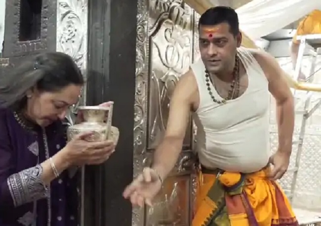 जया प्रदा ने किए बाबा महाकाल के दर्शन जया प्रदा ने किए बाबा महाकाल के दर्शन